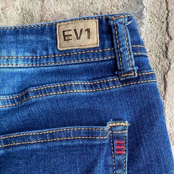 Authentic EV1 Relaxed Vintage Embroidered Jean Shorts Size 6 - Picture 7 of 10